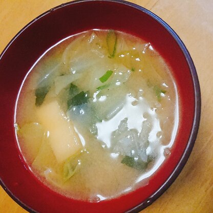 白菜と油あげのみそ汁